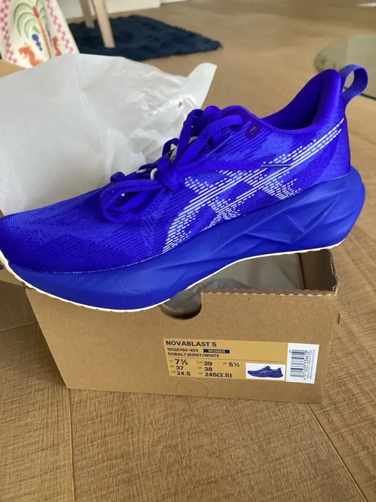 Asics Novablast 5 bike de segunda mano — imagen 4 de 5