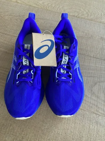 Asics Novablast 5 Running Shoes de segunda mano