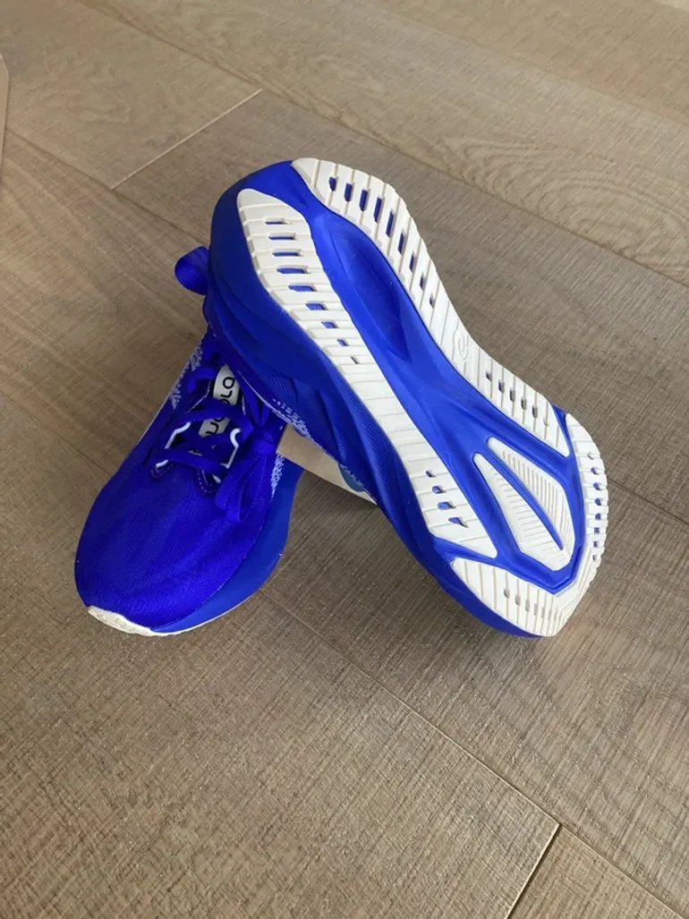 Asics Novablast 5 bike de segunda mano — imagen 2 de 5