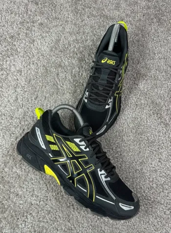 Asics Gel Venture 6 bike d'occasion — image 2 sur 11