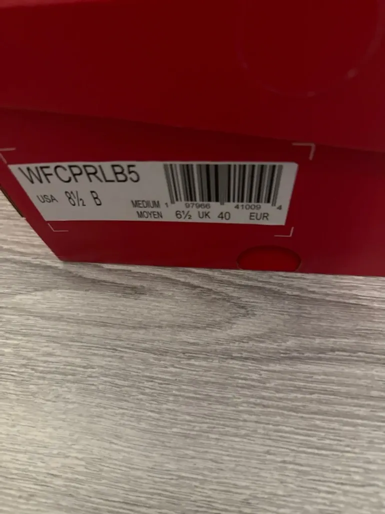 Used New Balance FuelCell Propel V5 bike — image 2 of 3