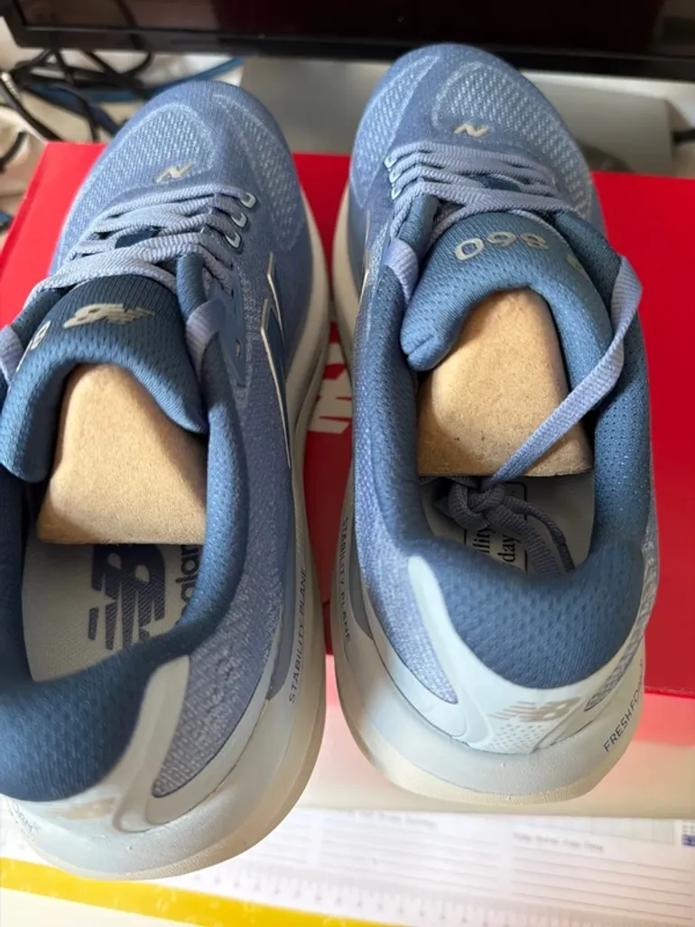 New Balance Running Shoes bike d'occasion — image 4 sur 6