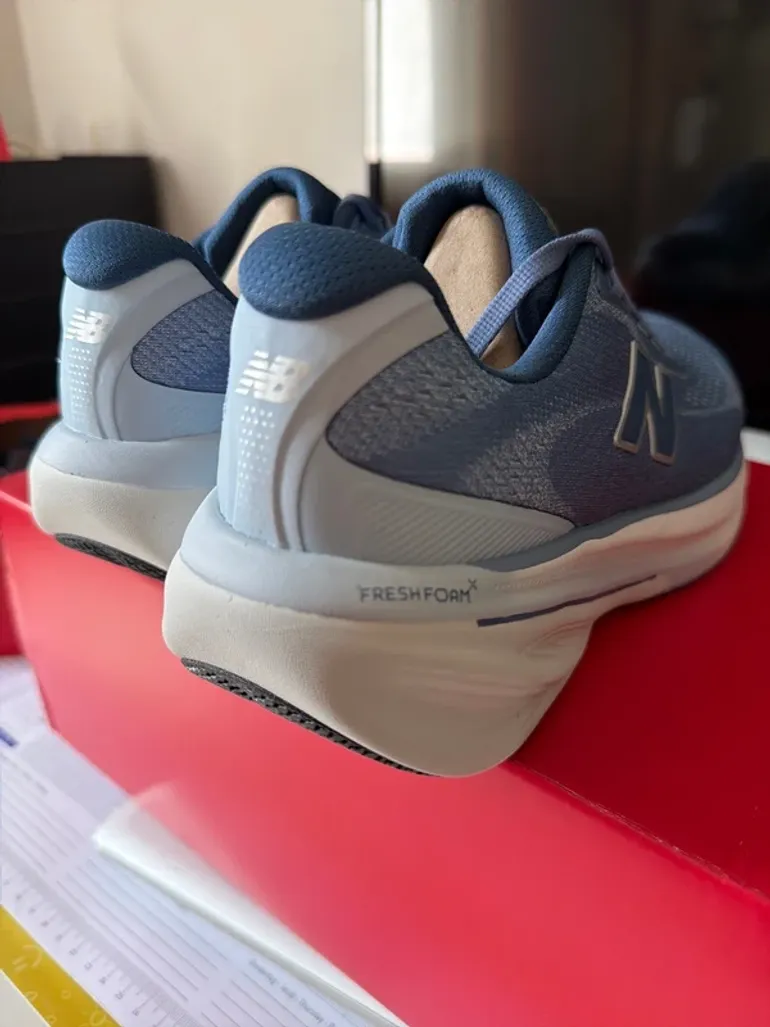 New Balance Running Shoes bike d'occasion — image 3 sur 6