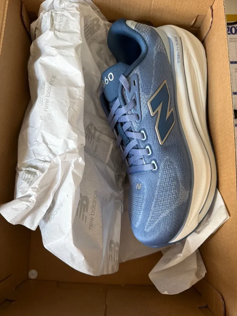 New Balance Running Shoes bike d'occasion — image 2 sur 6