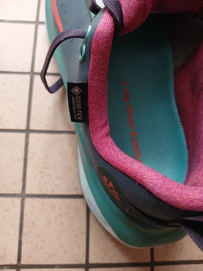 Nike Running Shoes bike usato — immagine 7 di 7