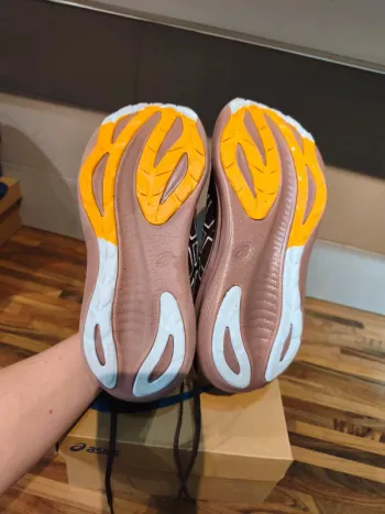 Käytetty Asics Gel Nimbus 27 TR bike — kuva 4 / 11