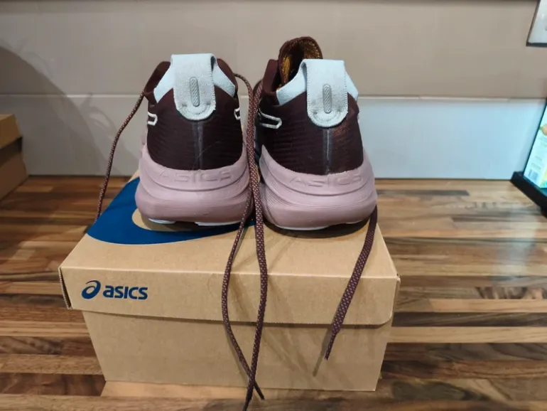Käytetty Asics Gel Nimbus 27 TR bike — kuva 9 / 11
