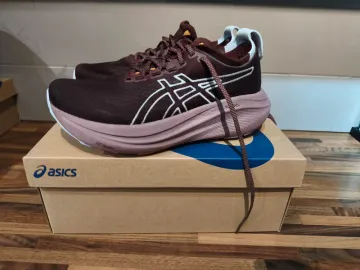 Used Asics Gel Nimbus 27 TR Running Shoes