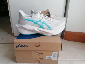 Gebrauchtes Asics Novablast 6 Running Shoes