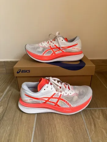 Asics Magic Speed 3 Running Shoes usato