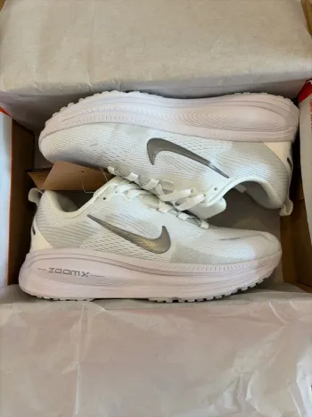 Gebrauchtes Nike Vomero 18 Running Shoes