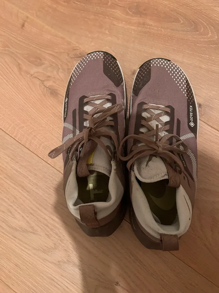 Tweedehands Nike Trail bike — afbeelding 2 van 8