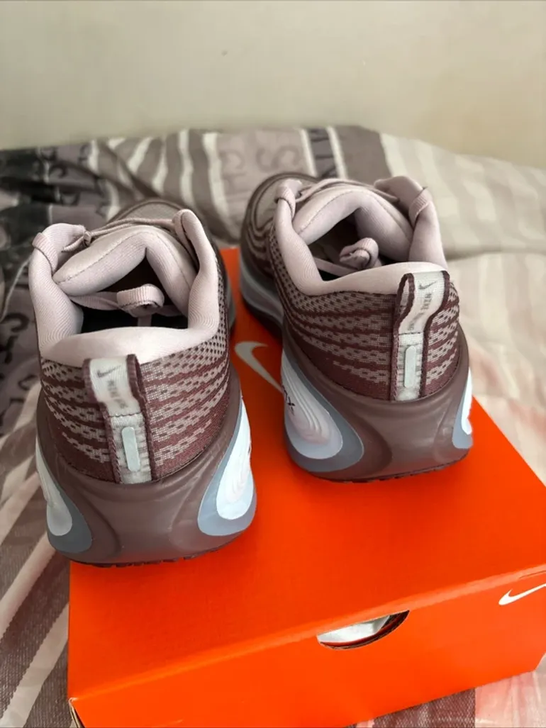 Tweedehands Nike Vomero Plus bike — afbeelding 4 van 6