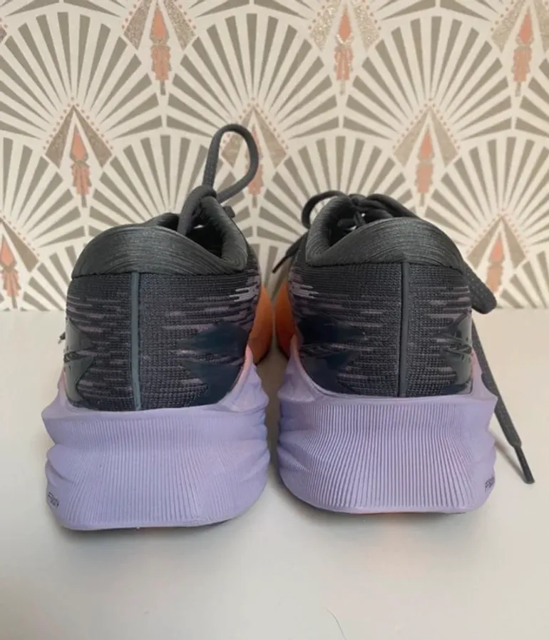 Tweedehands Asics Novablast 3 bike — afbeelding 5 van 12
