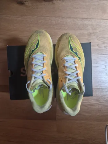 Gebrauchtes Saucony Endorphin Azura Running Shoes