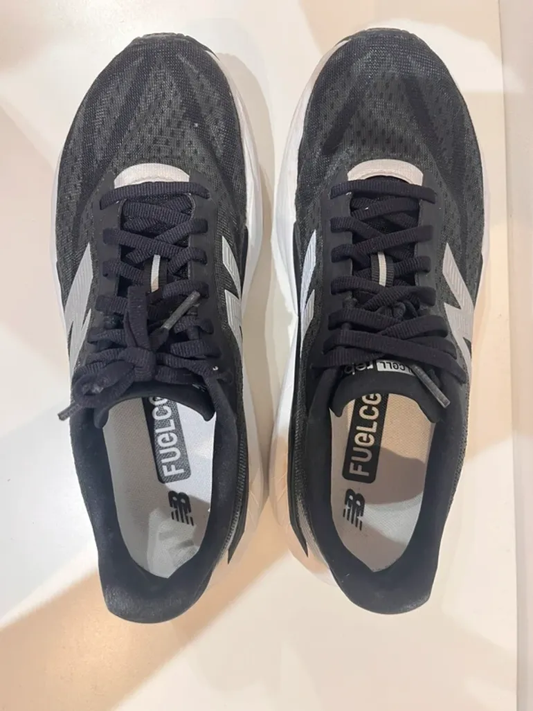 Used New Balance Fuelcell Rebel v5 bike — image 3 of 7