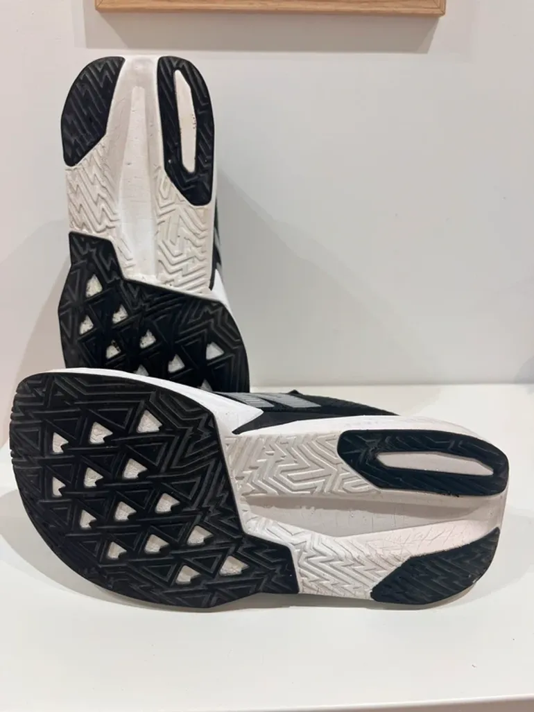 Used New Balance Fuelcell Rebel v5 bike — image 4 of 7