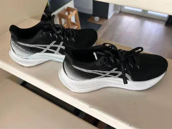 Używany Asics FF Blast+ bike — zdjęcie 3 z 5