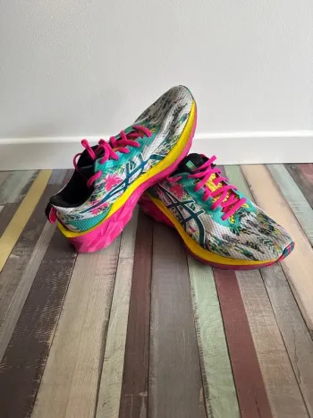Asics Novablast 2 Running Shoes de segunda mano