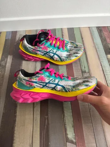 Asics Novablast 2 bike de segunda mano — imagen 2 de 8