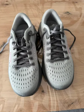 Brooks Ghoast 3 Max bike d'occasion — image 2 sur 4