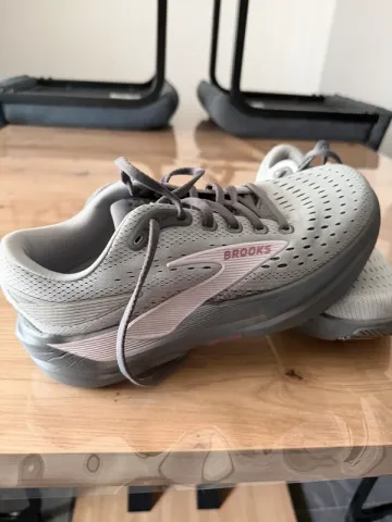 Używany Brooks Ghoast 3 Max Running Shoes