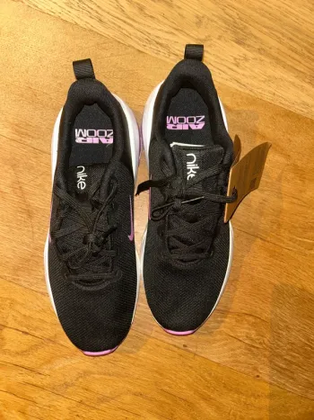 Nike Air Zoom Bella 7 Running Shoes usato