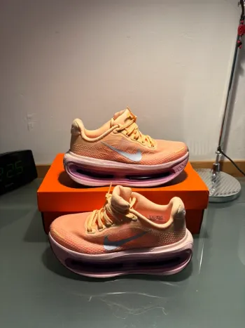 Used Premium Vomero Running Shoes