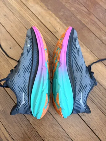 Hoka Clifton 9 GTX bike d'occasion — image 10 sur 13