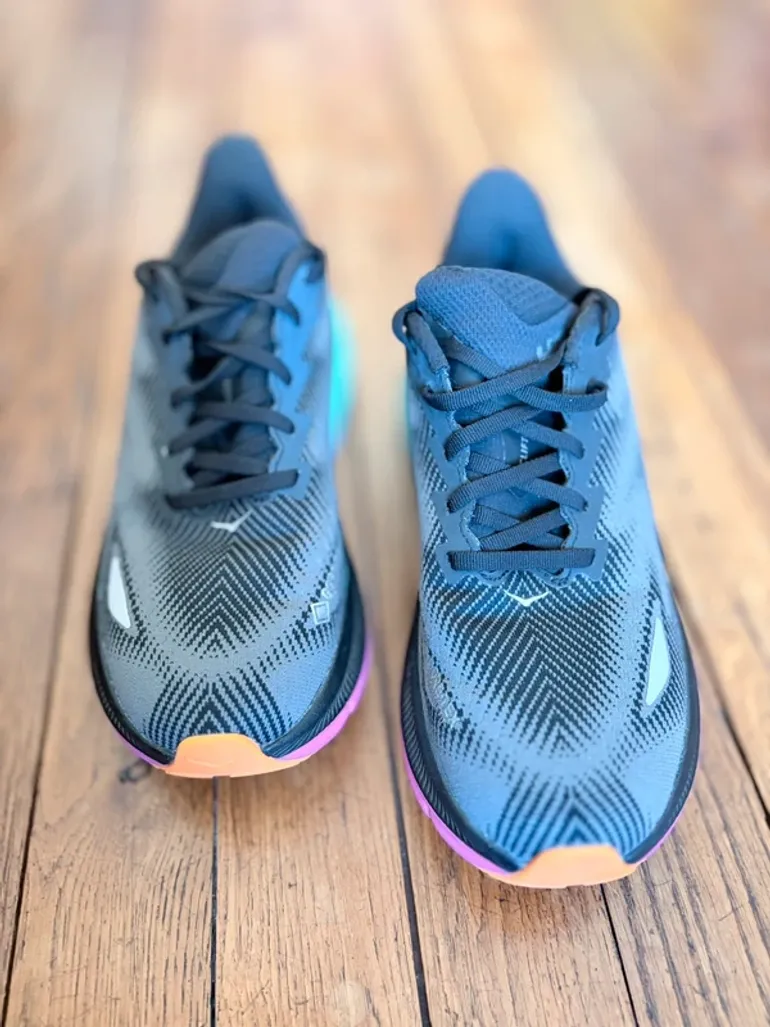 Hoka Clifton 9 GTX bike d'occasion — image 2 sur 13