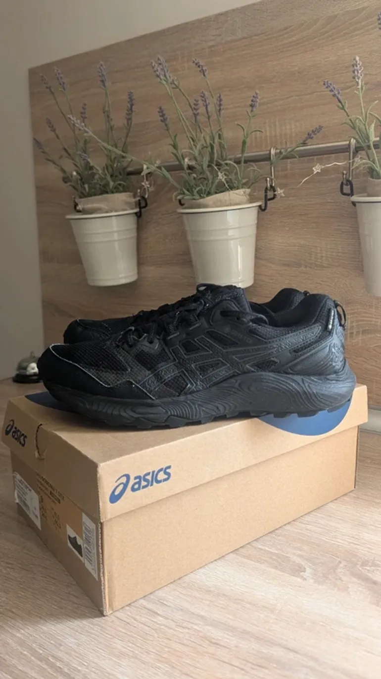 Used Asics Trail Running Shoes bike — image 2 of 3