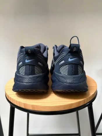 Käytetty Nike Vomero 18 bike — kuva 4 / 7
