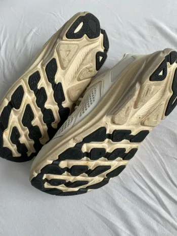 Used Hoka Clifton 9 bike — image 6 of 8