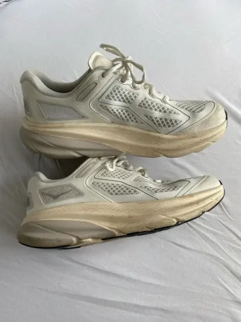 Used Hoka Clifton 9 Running Shoes