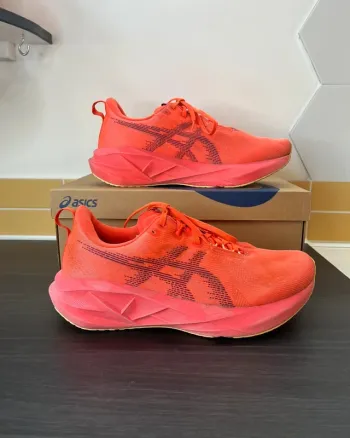 Asics Novablast 5 Running Shoes de segunda mano