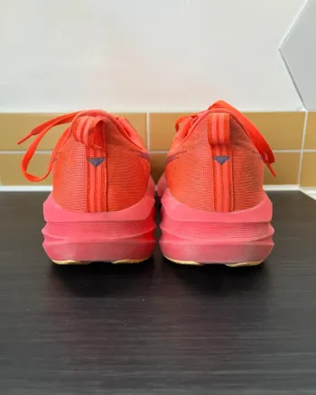 Asics Novablast 5 bike de segunda mano — imagen 10 de 12