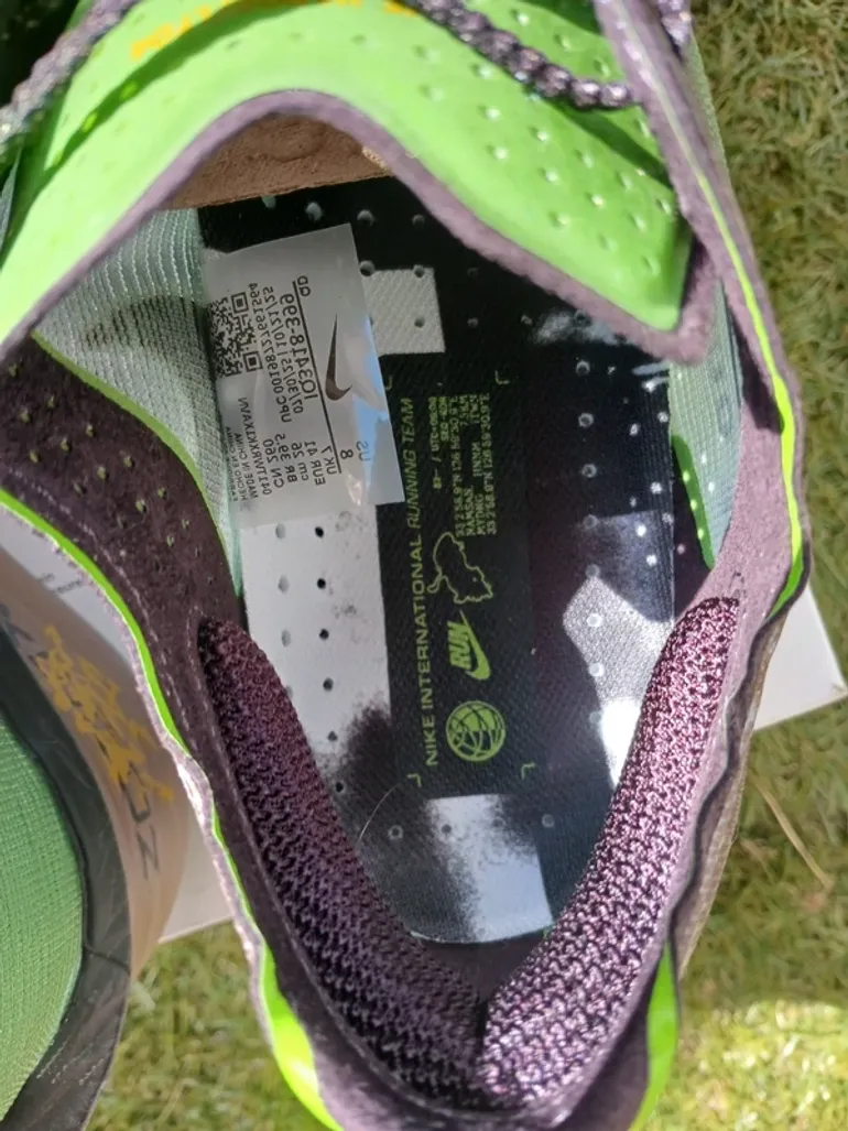 Used Nike ZoomX Vaporfly Next% 4 bike — image 7 of 12