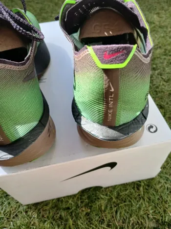 Used Nike ZoomX Vaporfly Next% 4 bike — image 9 of 12