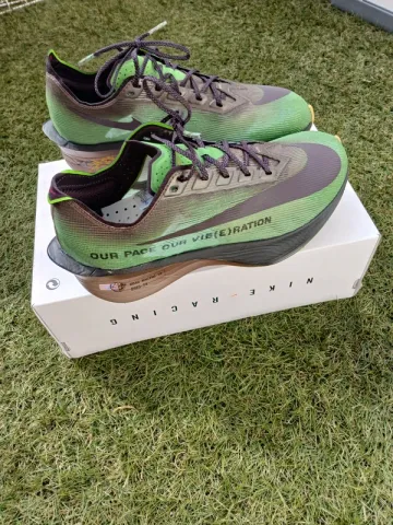 Nike ZoomX Vaporfly Next% 4 Running Shoes usato