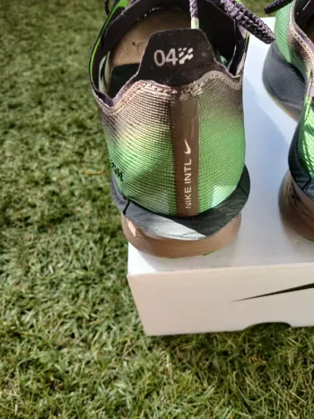 Used Nike ZoomX Vaporfly Next% 4 bike — image 8 of 12