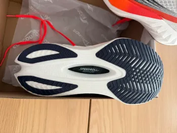 Używany Saucony Endorphin Pro 4 bike — zdjęcie 2 z 3