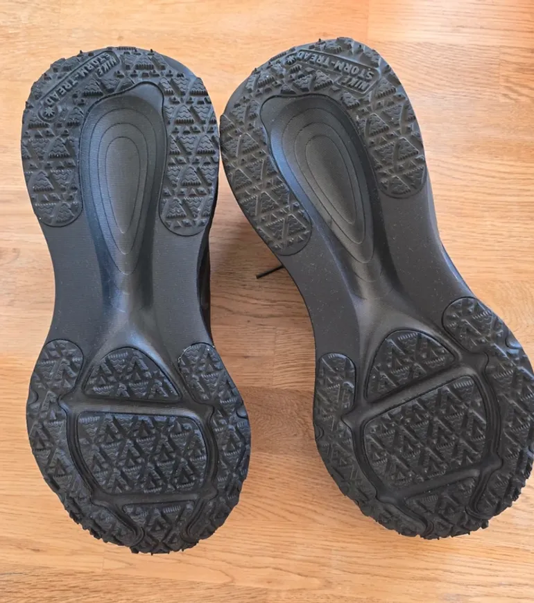 Used Nike Vomero 18 Gore-Tex bike — image 3 of 5