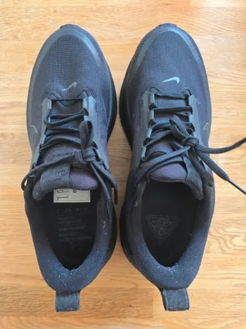 Used Nike Vomero 18 Gore-Tex bike — image 2 of 5