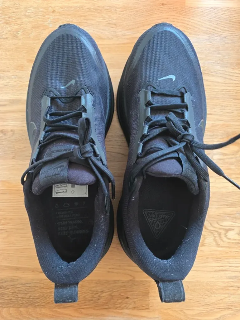 Used Nike Vomero 18 Gore-Tex bike — image 2 of 5