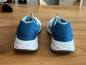 Nike Running Shoes bike usato — immagine 4 di 6