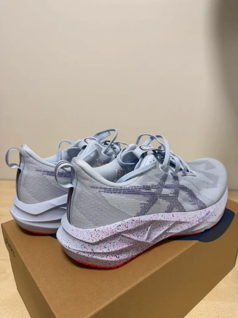 Asics Novablast 5 Tokyo bike de segunda mano — imagen 5 de 10