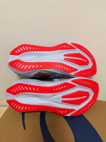 Asics Novablast 5 Tokyo bike de segunda mano — imagen 9 de 10