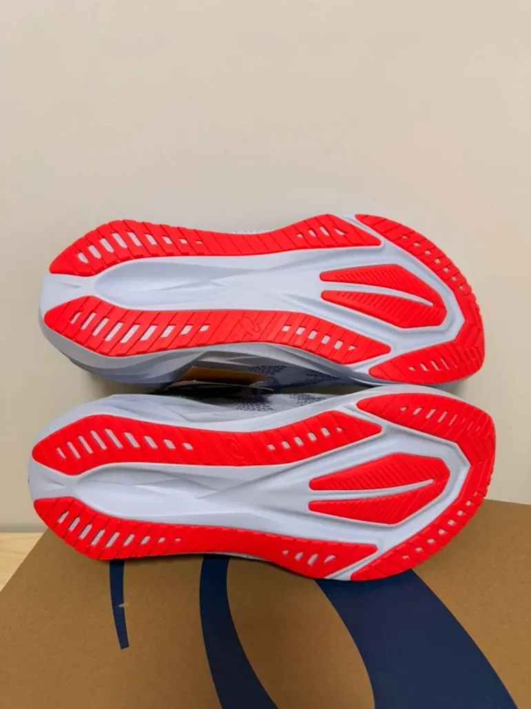 Asics Novablast 5 Tokyo bike de segunda mano — imagen 9 de 10