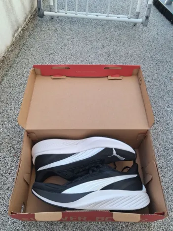 Używany White Pounce Lite Running Shoes