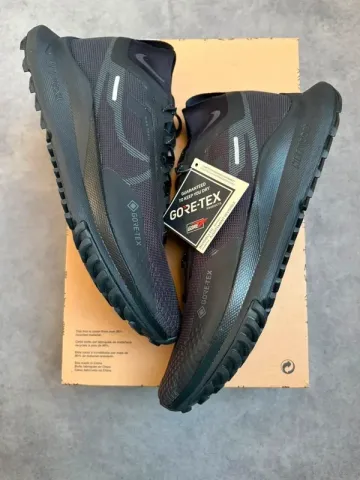 Used Pegasus React Trail 4 GTX v2 Running Shoes